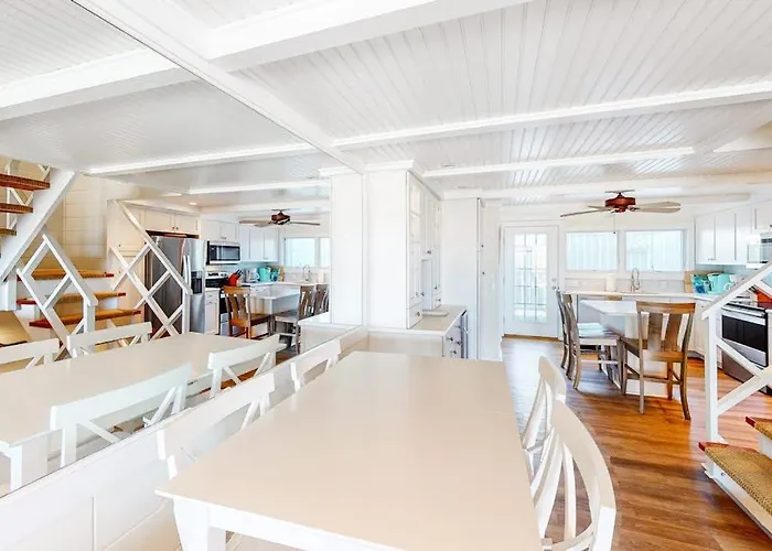 Beachwalk 7 *