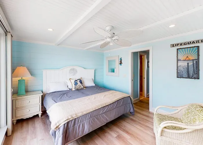Beachwalk 7 *